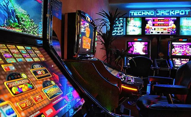 پاکستان میں Casino Cricket Club کا آن لائن کیسینو سیکشن کھولیں۔